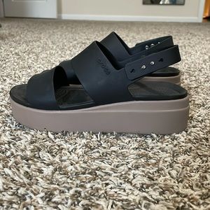 Crocs Brooklyn Low Wedge Sandals in Black/Mushroom